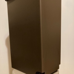 未使用品　30L フタ付きゴミ箱の画像