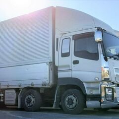 【月収40～50万円】☆急募☆　大型トラックのフリー便のお仕事です！の画像