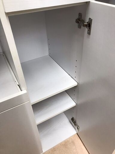 未使用に近い！！！　新同品！！！　食器棚　１５，９８０円（税込み）