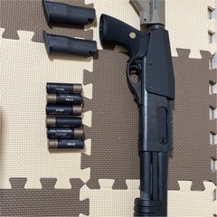 現金手渡しm870ブリーチャーとコルトガバメント