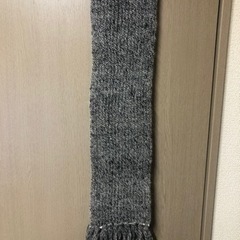 手編みのマフラー×3の画像