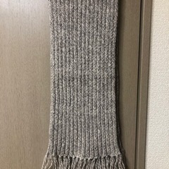 手編みのマフラー×3の画像