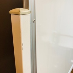 均一SALE:まとめ割:ホワイトボード　両面　イレーザー マグネット付 ストッパー付キャスター 回転式の画像