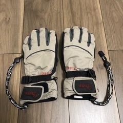 スノボウェア　上下セットMサイズ　グローブ　ニット帽付の画像