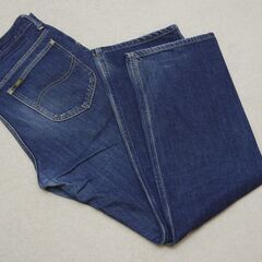 【無料】Leeのジーンズ　サイズ33インチ　中古　プラスおまけ