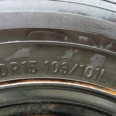 スタッドレスタイヤ ハイエース の画像