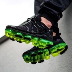 大人気！NIKE AIR VAPORMAX PLUS ヴェイパーマックス　27cm