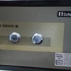 本日引き取り限定【あげます】耐火金庫（ダブル施錠）36kg