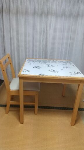 ダイニングテーブル７５×７５　２人用