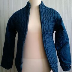 レーディース６０’ｓレトロダウンブルゾン（ブルー）の画像