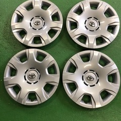 ハイエース200系　ホイールキャップ