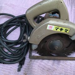 マキタ　6型丸ノコ　560 IN-A