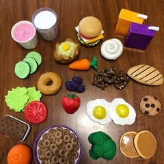 ままごとキッチン　コストコ食材つきの画像