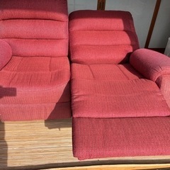 ニトリ電動リクライニングソファ　2人掛け　ファブリック　レッド 値下げしました！【ニトリ】2人用電動布張りリクライニングソファ