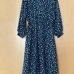 アースミュージック&エコロジー　ワンピース　ロング　黒　花柄の画像