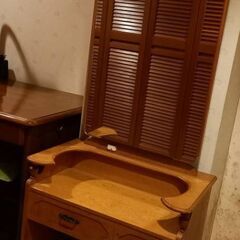 ドレッサー差し上げます