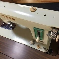 ★お取引者さま決定★ブラザー 机収納型レトロ電動ミシン 椅子/備品＆初版説明書付きの画像