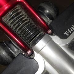 3万円→無料★掃除機 コードレスクリーナー ティファール「エアフォース エクストリーム」 サイクロン式 スティック型 ★注意：少し壊れている部分あります。の画像