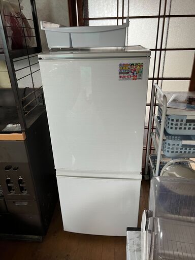 シャープ製　冷蔵庫