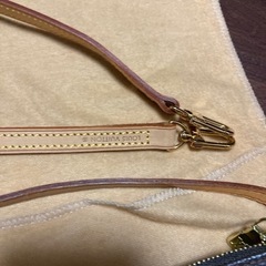 ヴィトンポーチ紐付きの画像