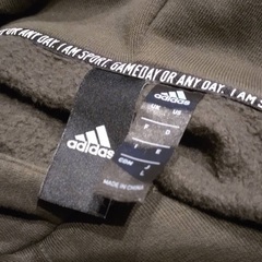 adidas☆アディダス メンズパーカーＬの画像