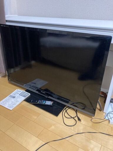 美品★シャープ液晶テレビ４６インチ／リモコン、説明書、テレビスタンド付