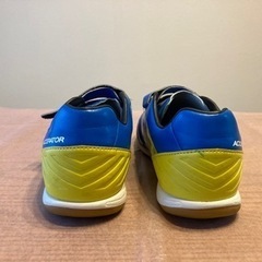 24センチ　青色スニーカーの画像