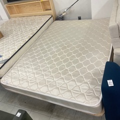 ダブルベッド　ナチュラル　ベッド大量展示中！！