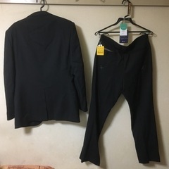 ほぼ未使用　スーツ　上下セット　差し上げます。の画像