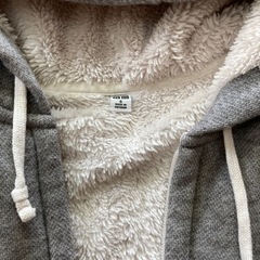 ユニクロモコモコジャンパーの画像