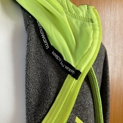 adidasパーカーの画像