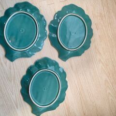 洋皿？　葉っぱの形のお皿　食器の画像