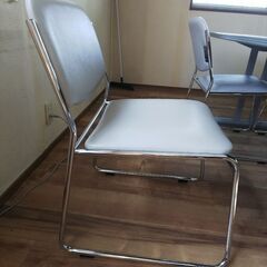 大きめのテーブルセットの画像