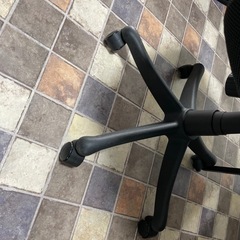 オフィスチェア【使用期間1年未満】キャスター付きの画像