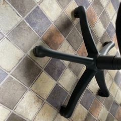 オフィスチェア【使用期間1年未満】キャスター付きの画像