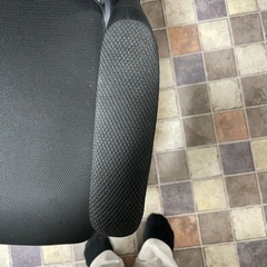 オフィスチェア【使用期間1年未満】キャスター付きの画像