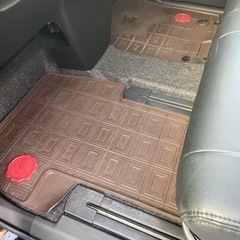 タントカスタム　LA600S ダイハツ純正　オールウェザーマット4枚　お手入れも簡単の画像