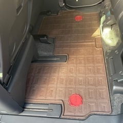 タントカスタム　LA600S ダイハツ純正　オールウェザーマット4枚　お手入れも簡単の画像