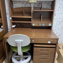 本当に必要とされている方、無料で差し上げます。学習机です。（コイ...