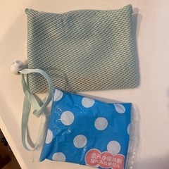 夏用車　チャイルドシートの背中に入れるものの画像