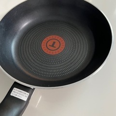 T-fal 新品 未使用品フライパン2点　卵焼き器　ガス専用の画像