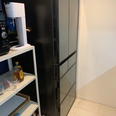 日立の6ドア冷蔵庫の画像