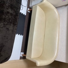 白のソファ