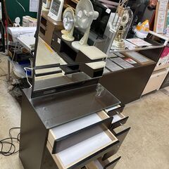 ドレッサー　鏡台　化粧台　イス付き　天板剥がれあり　LED照明付き　【リサイクルショップどりーむ荒田店】の画像