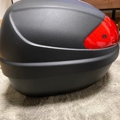 【お譲り先決まりました】バイク用　リアボックス　30ℓの画像