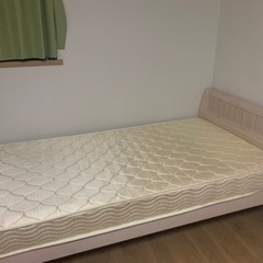 シングルベット マットレス付きの画像