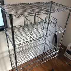スチールラックx1　収納ケースx2　ニトリバスケットx3