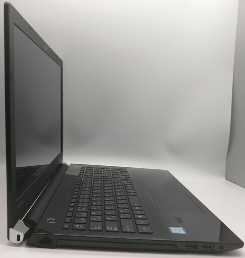 東芝ノートパソコン i7（中古）8GBのメモリ、SSD240GB、15.6画面、Intel HD Graphics 620、Windows11, Office2021, Photoshop2021, Illustrator2021,Corel2021,FilmoraX,Indesign2021等。