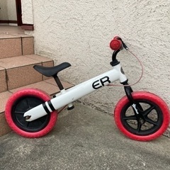 西松屋　キックバイク　ヘルメット付