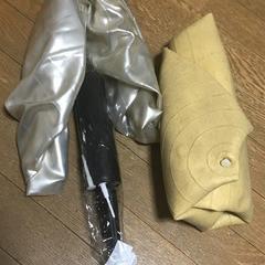 古いバランスボール大小2個、空気入れ付き